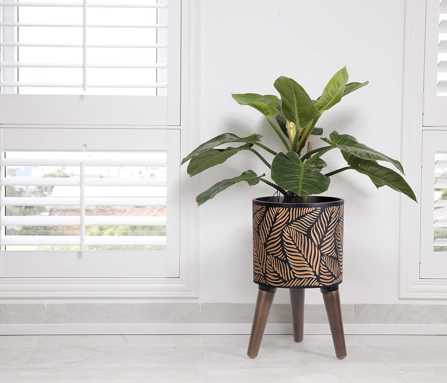 D'vine Dev 8 Inch Planter Pot with Stand, Mid-Century Tall Plant Pot with Legs for Indoor Plants, Small, Bronze/Grey, 88-L-A-6