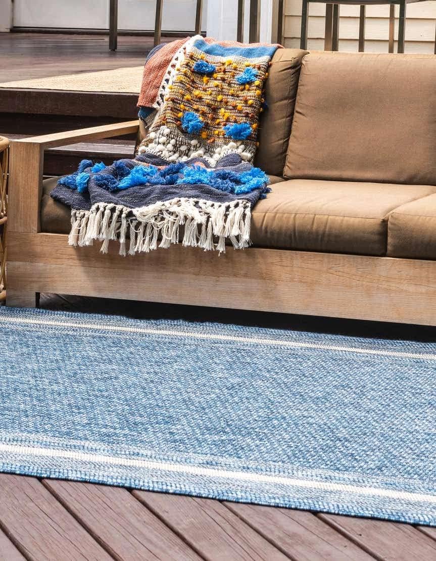 Unique Loom Outdoor Border Collection Area Rug - Soft Border (5' 3" x 7' 1" Rectangle Blue/Ivory)