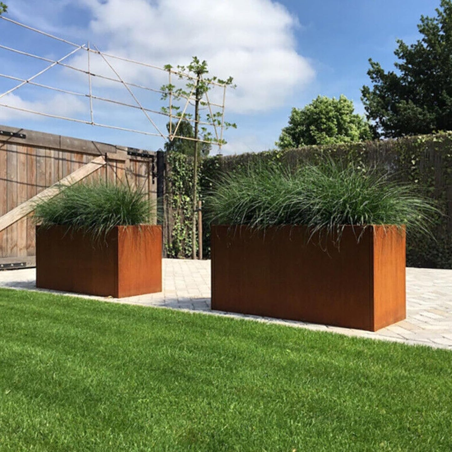 Corten Steel Corner Metal Planter Box Garden Steel Planter Pot for Patio Modern Farmhouse Rustic Design (L32 x W12 x D16, Rusted)