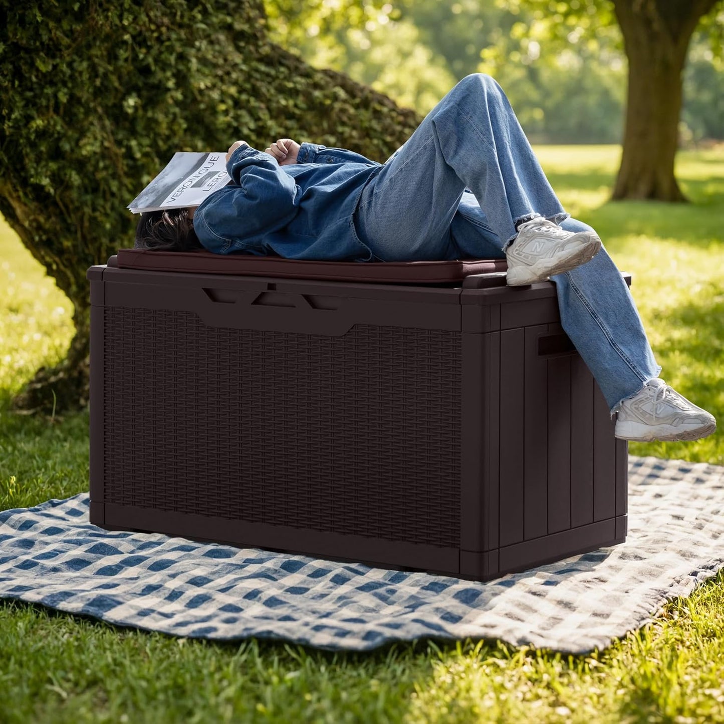 Greesum 100 Gallon Resin Deck Box Large Outdoor Storage with Cushions for Patio Furniture, Garden Tools, Pool Supplies, Weatherproof and UV Resistant, Lockable, Dark Brown