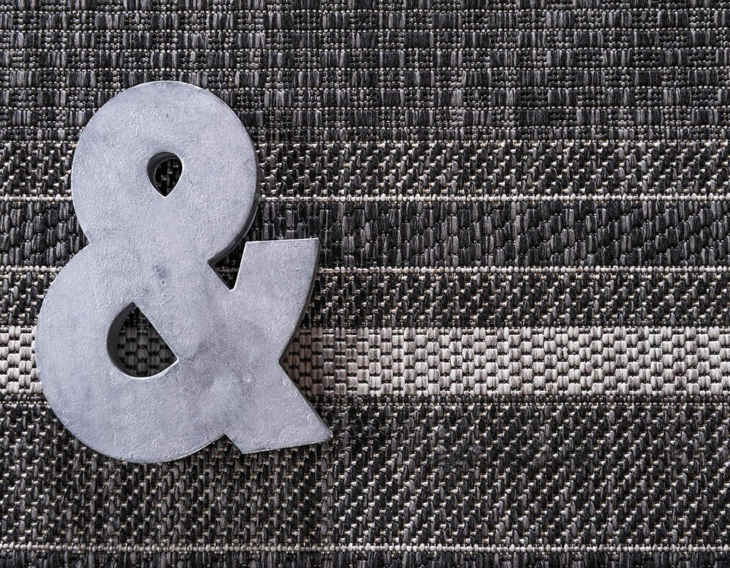 Unique Loom Outdoor Border Collection Area Rug - Soft Border (6' 1" x 9' Rectangle, Black/ Ivory)