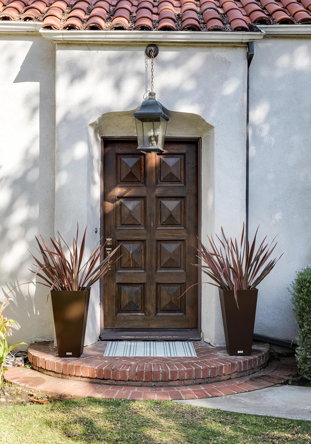 Veradek V-Resin Indoor/Outdoor Taper Planter, 2-Pack (26 inch, Espresso)