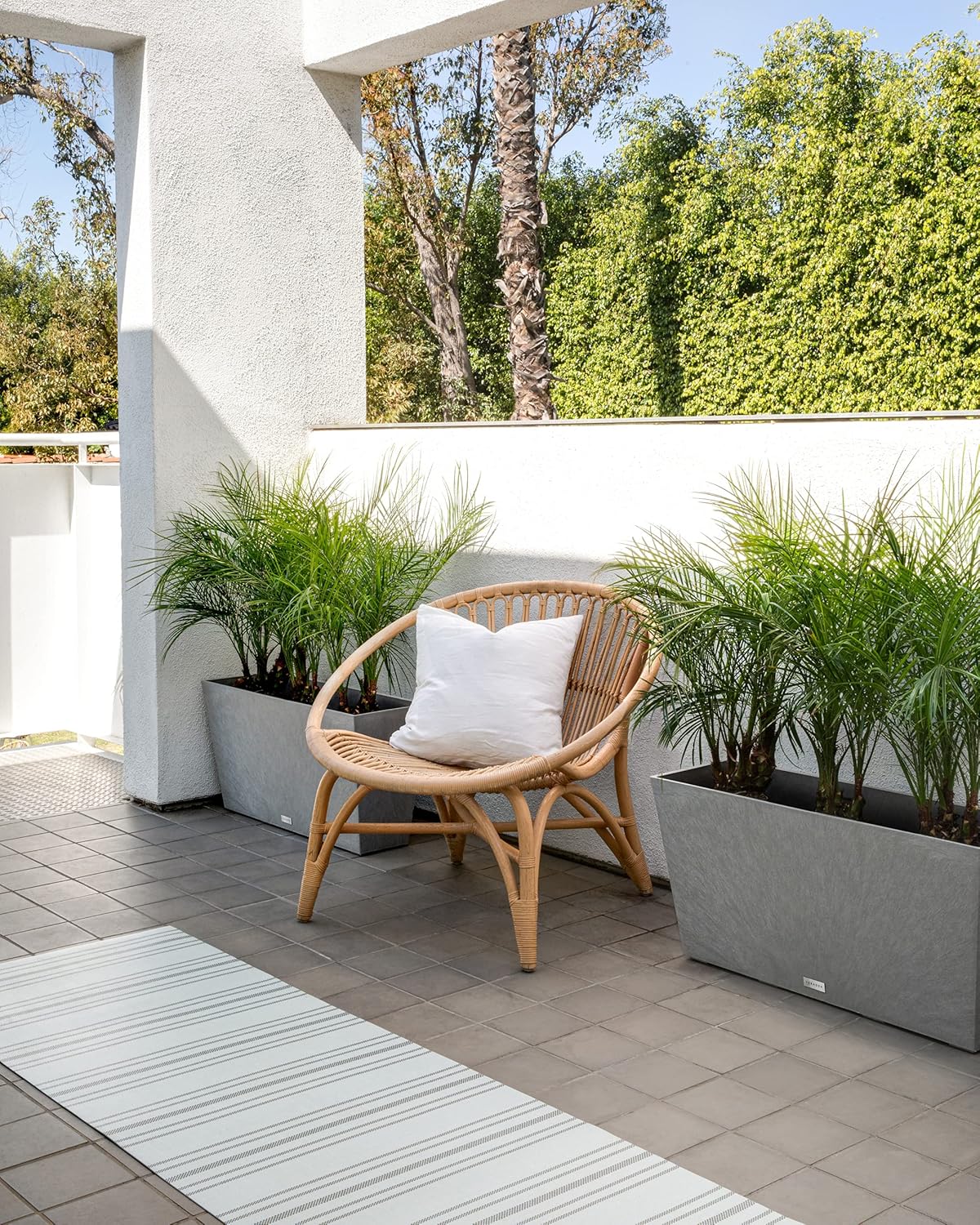 Veradek Pure Series Midori Trough Planter - Large Rectangular Planter for Indoor or Outdoor Deck/Porch | Durable All-Weather Use with Drainage Holes | Modern Decor for Shrubs, Flowers, Small Plants